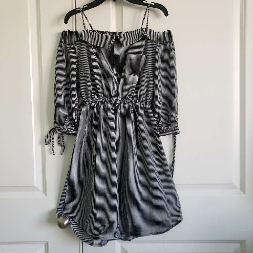 Monteau LA B&W Stripes Dress Size Small